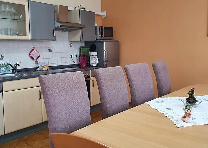 Mit Eigener Terrasse In Apartment